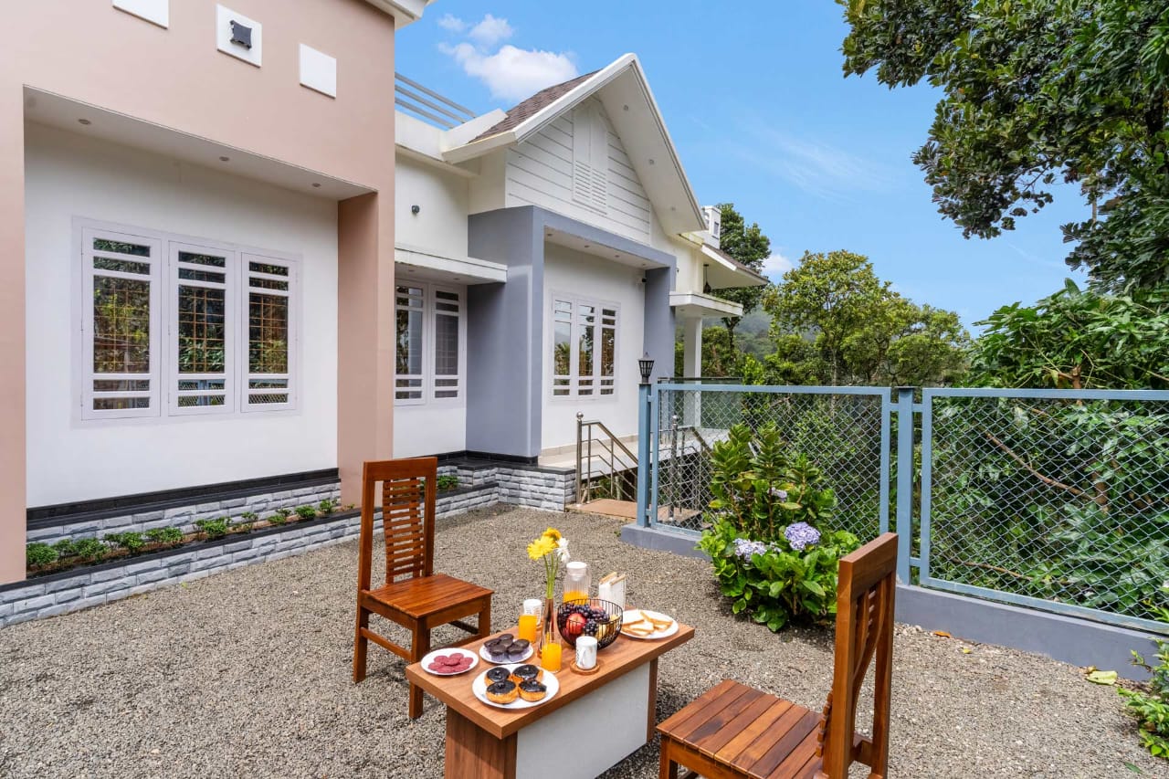 Modern kitchen with blue theme